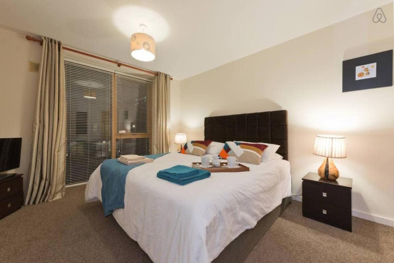 Stylish 3-bed Penthouse In Silicon Docks Apartment