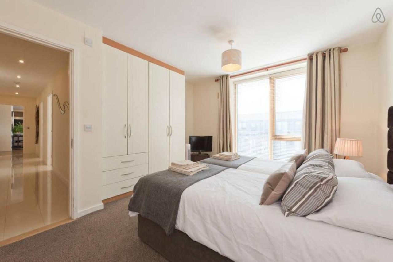 Stylish 3-bed Penthouse In Silicon Docks Apartment