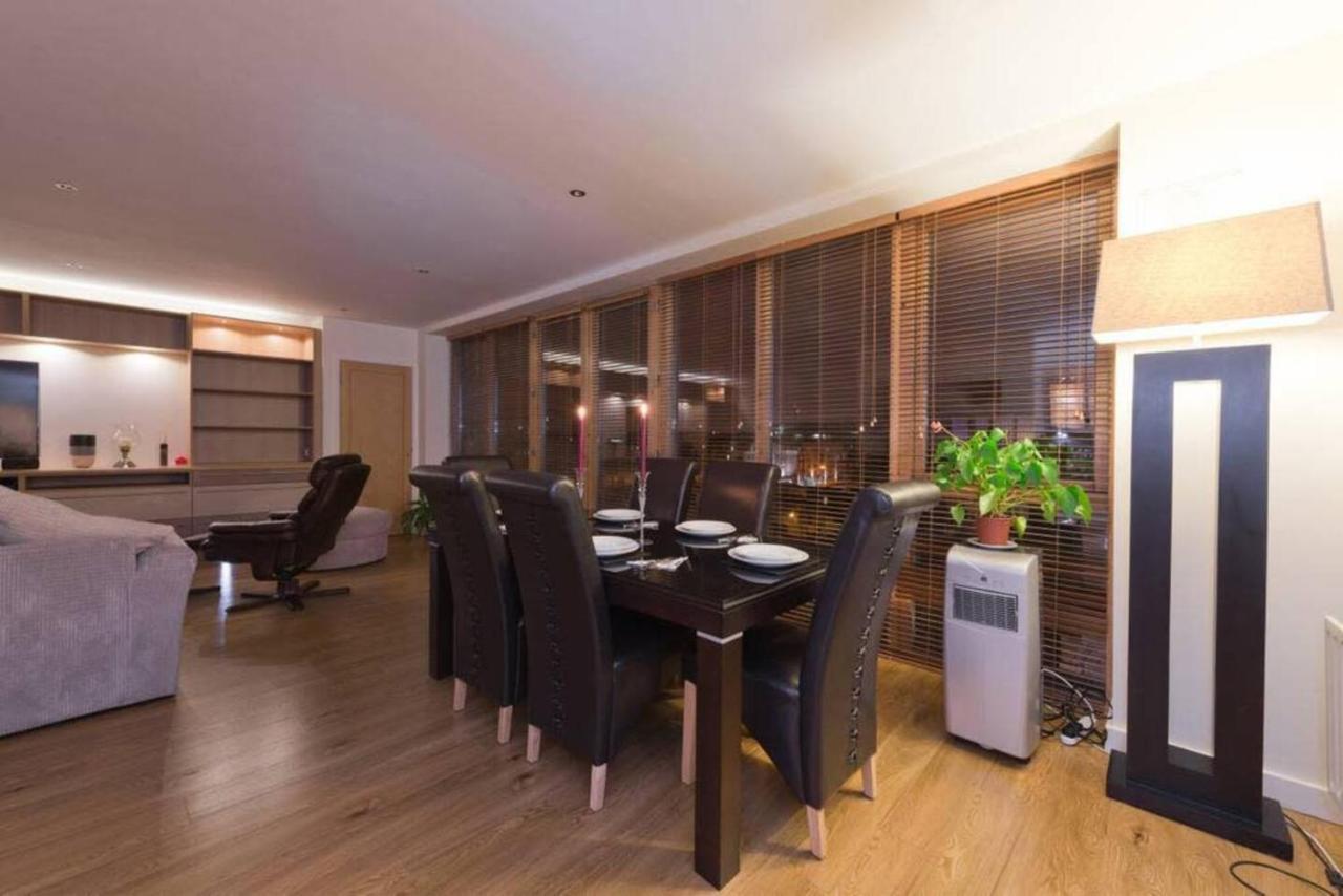 Stylish 3-bed Penthouse In Silicon Docks * Dublin