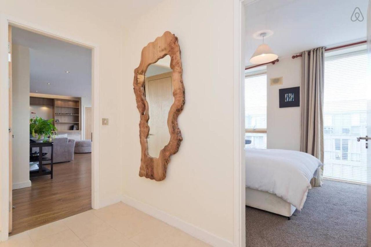 Stylish 3-bed Penthouse In Silicon Docks