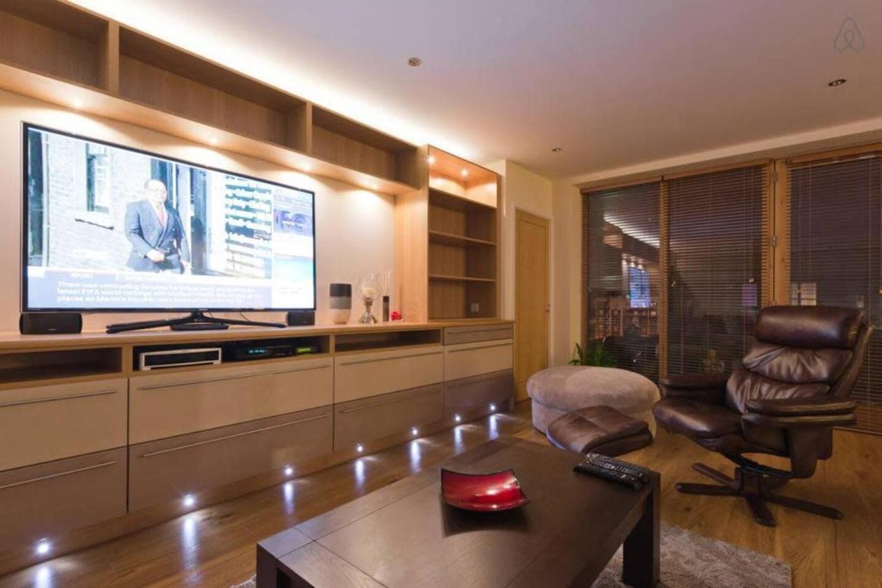 Stylish 3-bed Penthouse In Silicon Docks