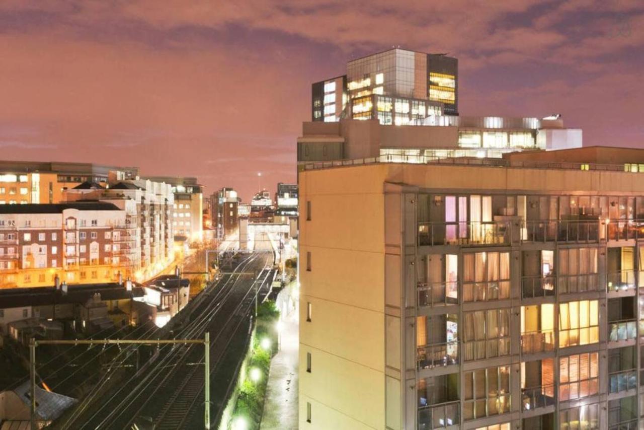 Stylish 3-bed Penthouse In Silicon Docks *