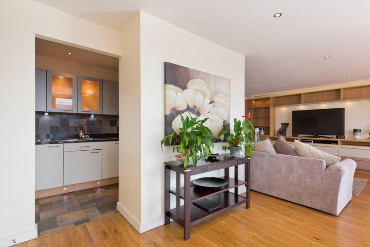 Stylish 3-bed Penthouse In Silicon Docks Apartment Dublin