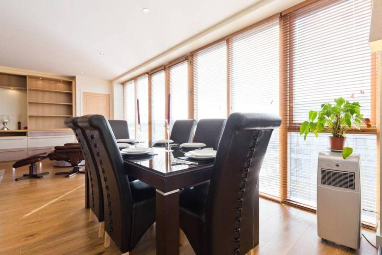 Stylish 3-bed Penthouse In Silicon Docks *