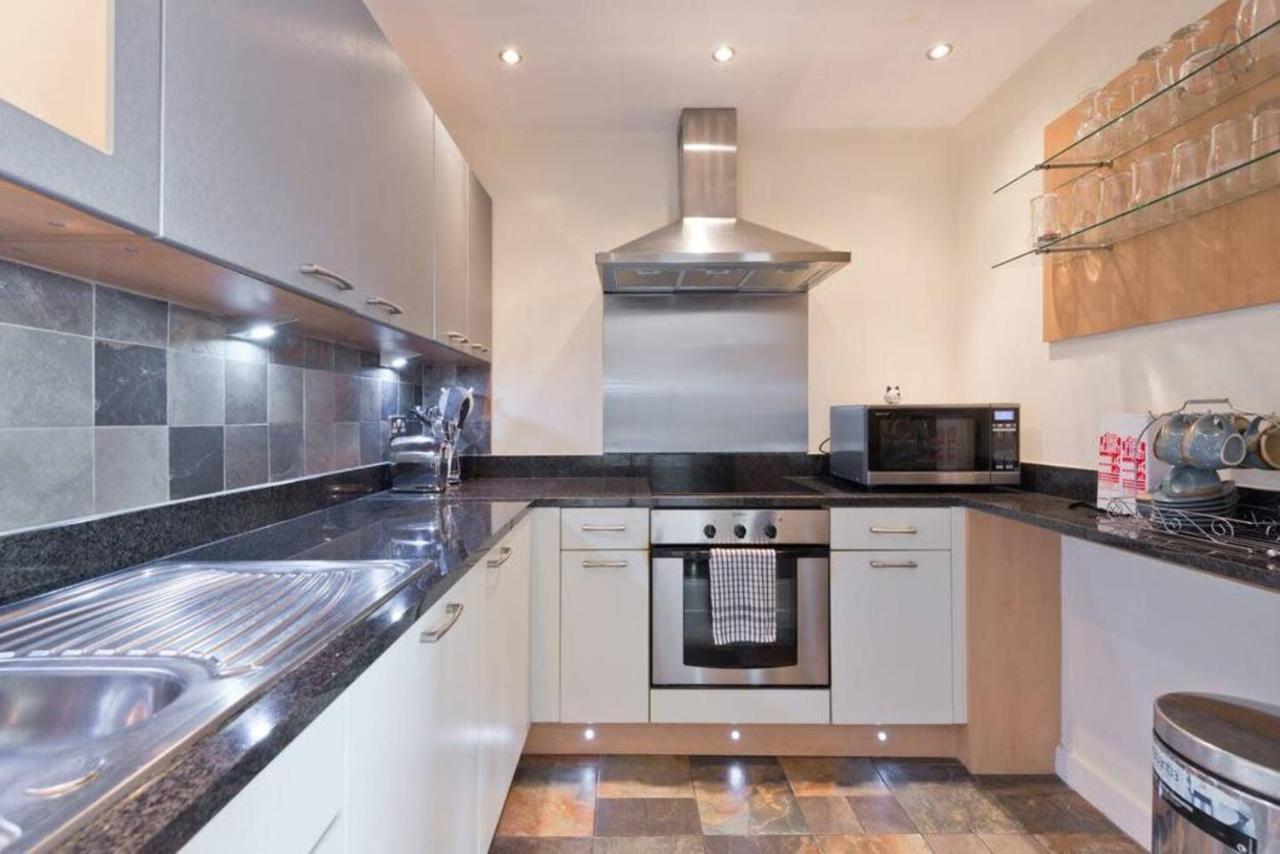 Stylish 3-bed Penthouse In Silicon Docks Apartment Dublin