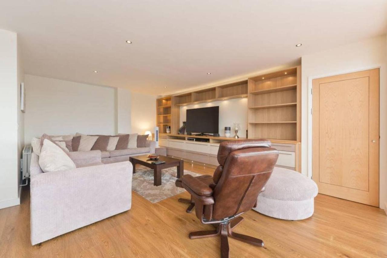 Stylish 3-bed Penthouse In Silicon Docks Dublin