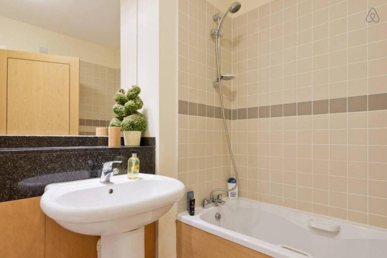 Stylish 3-bed Penthouse In Silicon Docks Apartment Dublin