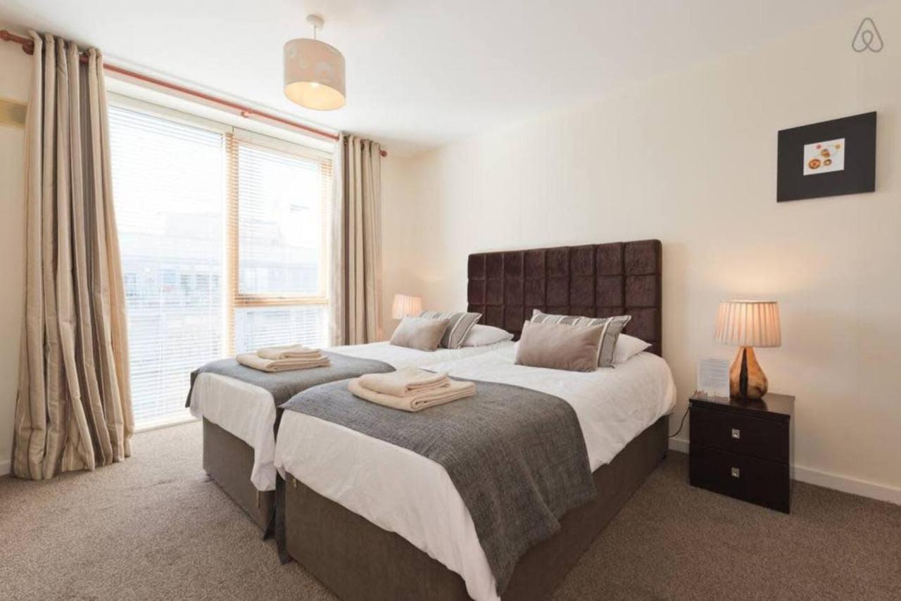 Stylish 3-bed Penthouse In Silicon Docks Apartment